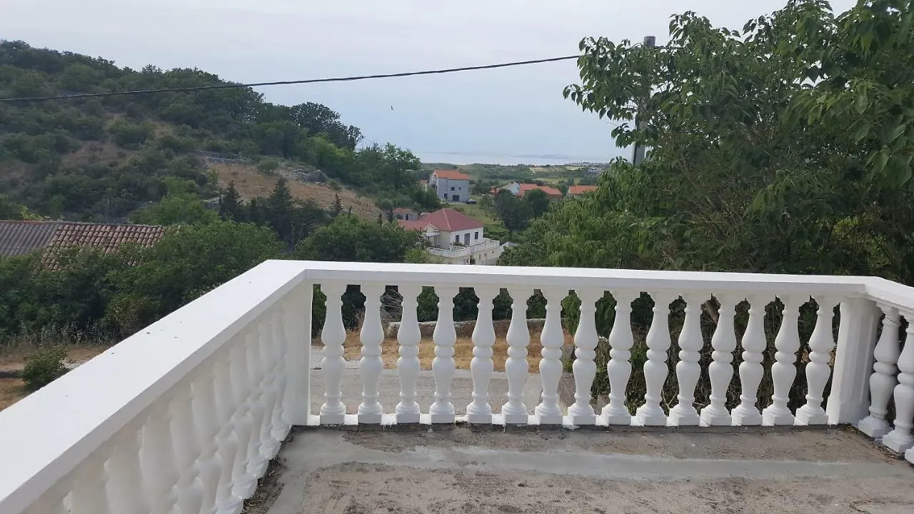 Apartment Cernesa Ražanac