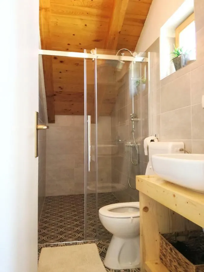 Apartment Cernesa Ražanac