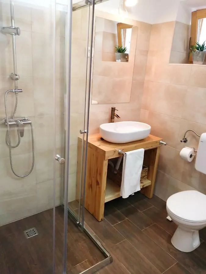 Apartment Cernesa Ražanac