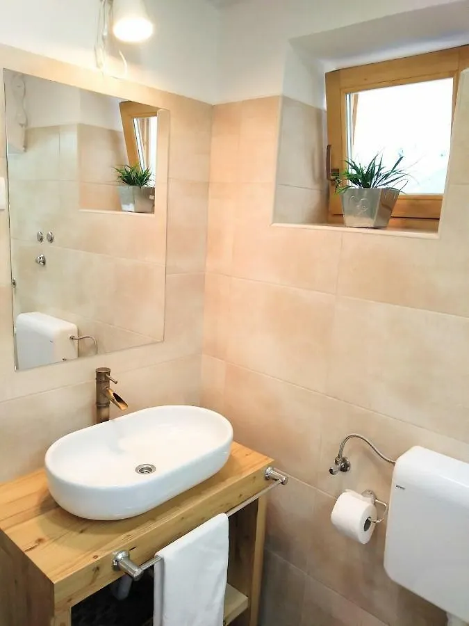 Apartment Cernesa Ražanac